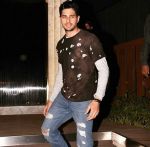 Sidharth Malhotra at the Grand Opening Party Of Arth Restaurant on 18th June 2017 (31)_5947a7b499be7.jpg