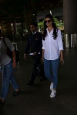 Diana Penty at the Airport on 20th June 2017 (2)_594915038f167.JPG