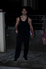 Tiger Shroff Spotted at the Gym on 21st June 2017 (3)_594b3558d2ec1.JPG