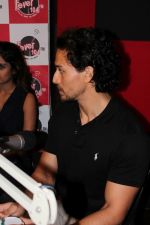 Tiger Shroff and Nidhhi Agerwal promote their upcoming film Munna Michael on Red FM on 22nd June 2017 (17)_594bd4d1896f2.JPG