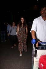 Disha Patani Spotted At Airport on 24th June 2017 (2)_594f24430a5fd.JPG