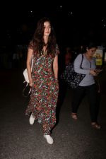 Disha Patani Spotted At Airport on 24th June 2017 (6)_594f244ad9c4e.JPG
