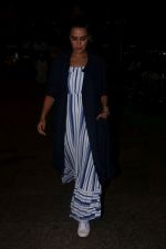 Neha Dhupia spotted at the airport on 27th June 2017 (2)_59531afb8d04e.JPG