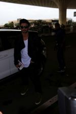 Sushant Singh Rajput Spotted At Airport on 11th July 2017 (3)_5965b2b6668af.JPG