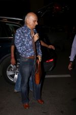 Mukesh Bhatt Spotted At Airport on 13th July 2017 (24)_59677daa67f0d.JPG