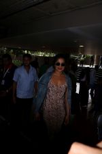 Priyanka Chopra Spotted At Airport on 13th July 2017 (1)_59677dcc3e074.JPG