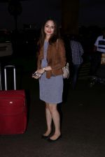 Zoya Afroz Spotted At Airport on 12th July 2017 (6)_5966ea8573fb5.JPG