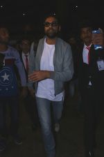 Abhay Deol Spotted At Airport on 18th July 2017 (9)_596ed73fd9ded.JPG