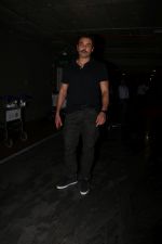 Bobby Deol Spotted At Airport on 18th July 2017 (11)_596ed7a06d4f1.JPG
