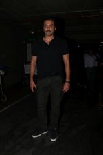 Bobby Deol Spotted At Airport on 18th July 2017 (18)_596ed7a9b2579.JPG