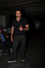 Bobby Deol Spotted At Airport on 18th July 2017 (7)_596ed79b4aa75.JPG