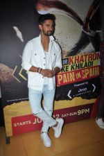 Ravi Dubey at the Screening Of Khatron Ke Khiladi Season 8 on 18th July 2017 (25)_596f0534643f8.JPG