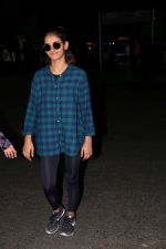 Shakti Mohan With Sisters Spotted At Airport on 18th July 2017 (5)_596ed7f073f19.JPG