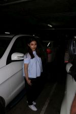 Soha Ali Khan Spotted At Airport on 19th July 2017 (8)_596f8d69bc90c.JPG