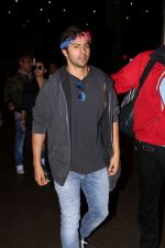 Varun Dhawan Spotted At Airport on 18th July 2017 (14)_596ed8316d7ad.JPG