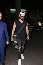 Shahid Kapoor Spotted At Airport on 21st July 2017 (2)_5972fbc679dbc.JPG