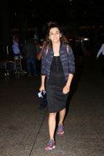 Taapsee Pannu Spotted At Airport on 21st July 2017 (3)_5972fbedb3ff9.JPG