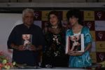 Javed Akhtar At Book Coffee Days Champagne Nights & Other Secrets on 24th July 2017 (33)_5976eaac1284c.JPG