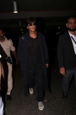 Shah Rukh Khan Spotted At Airport on 26th July 2017 (3)_59784a8d9f515.JPG