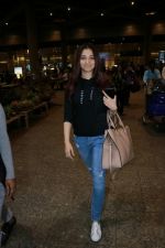Tamannaah Bhatia Spotted At Airport on 27th July 2017 (6)_597c6ac215c5f.JPG