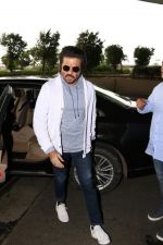 Anil Kapoor with Mubarakan team spotted at airport on 29th July 2017 (24)_597d590e33456.JPG