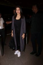 Anushka Sharma Spotted At Airport on 29th July 2017 (12)_597d59972c9aa.JPG