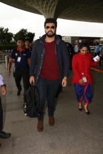 Arjun Kapoor with Mubarakan team spotted at airport on 29th July 2017 (8)_597d59c2600bf.JPG