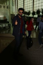 Arjun Kapoor with Mubarakan team spotted at airport on 29th July 2017 (9)_597d59c31add3.JPG