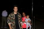 Arpita Khan With Her Husband Ayush Sharma and Son At International Airport on 30th July 2017 (12)_597d660e6e3a8.JPG