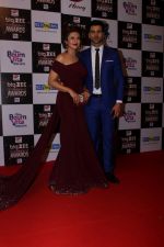 Divyanka Tripathi, Vivek Dahiya At Red Carpet Of Big Zee Entertainment Awards 2017 on 29th July 2017