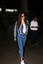Athiya Shetty Spotted At Airport on 31st July 2017 (3)_597f600cf1a98.JPG