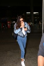 Athiya Shetty Spotted At Airport on 31st July 2017 (4)_597f60129d878.JPG