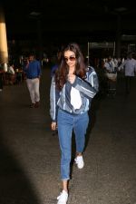 Athiya Shetty Spotted At Airport on 31st July 2017 (7)_597f6014f14f6.JPG