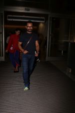 Aamir Khan Spotted At Airport on 2nd Aug 2017 (20)_59817baf690bd.JPG