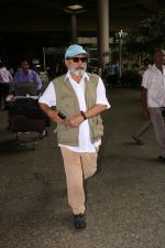 Pankaj Kapoor At International Airport on 2nd Aug 2017 (6)_59818295844f9.JPG