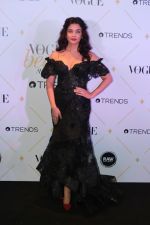 Aishwarya Rai Bachchan at The Red Carpet Of Vogue Beauty Awards 2017 on 2nd Aug 2017 (149)_5982a57ac84ce.JPG