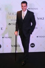 Akshay Kumar at The Red Carpet Of Vogue Beauty Awards 2017 on 2nd Aug 2017 (120)_5982a586e0c42.JPG