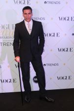 Akshay Kumar at The Red Carpet Of Vogue Beauty Awards 2017 on 2nd Aug 2017 (124)_5982a58b1ad4a.JPG