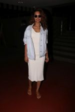 Esha Gupta Spotted At Airport on 2nd Aug 2017  (1)_5982ad3a81918.JPG
