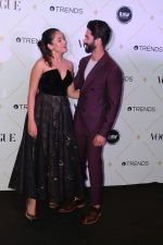 Mira Rajput, Shahid Kapoor at The Red Carpet Of Vogue Beauty Awards 2017 on 2nd Aug 2017 (148)_5982a71242288.JPG