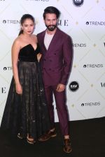 Mira Rajput, Shahid Kapoor at The Red Carpet Of Vogue Beauty Awards 2017 on 2nd Aug 2017 (149)_5982a69caf752.JPG
