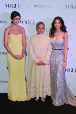 Shweta Nanda, Jaya Bachchan,  Navya Naveli Nanda at The Red Carpet Of Vogue Beauty Awards 2017 on 2nd Aug 2017 (73)_5982a7da2ded5.JPG