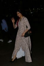 Adah Sharma Spotted At Airport on 9th Aug 2017 (6)_598accdf5e20a.JPG