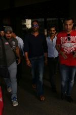 Ajay Devgan Spotted at airport on 8th Aug 2017 (2)_598aa1ac196f6.jpg