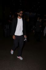 Harshvardhan Kapoor Spotted At Airport on 9th Aug 2017 (21)_598accf355343.JPG