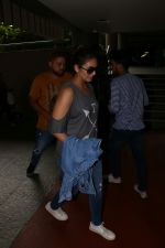 Huma Qureshi spotted at airport on 8th Aug 2017 (1)_598aa1c53ffbe.jpg