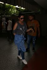 Huma Qureshi spotted at airport on 8th Aug 2017 (13)_598aa1dc38850.jpg