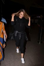 Sonakshi Sinha Spotted At Airport on 9th Aug 2017 (11)_598acd5a2d490.JPG