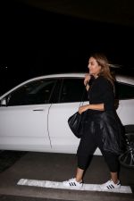 Sonakshi Sinha Spotted At Airport on 9th Aug 2017 (17)_598acd5e5d4b8.JPG