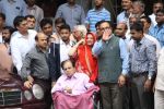Dilip Kumar discharged from lilavathi Hospital on 9th Aug 2017 (33)_598bf7eea3f66.JPG